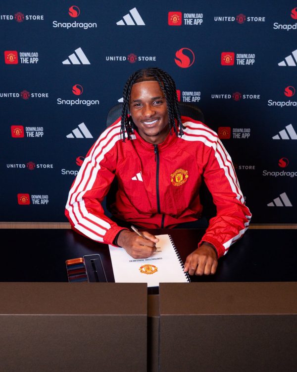 Man Utd sign Thompson